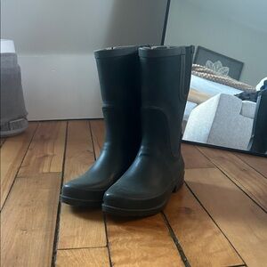 Women's Hunter Green LL Bean Boots